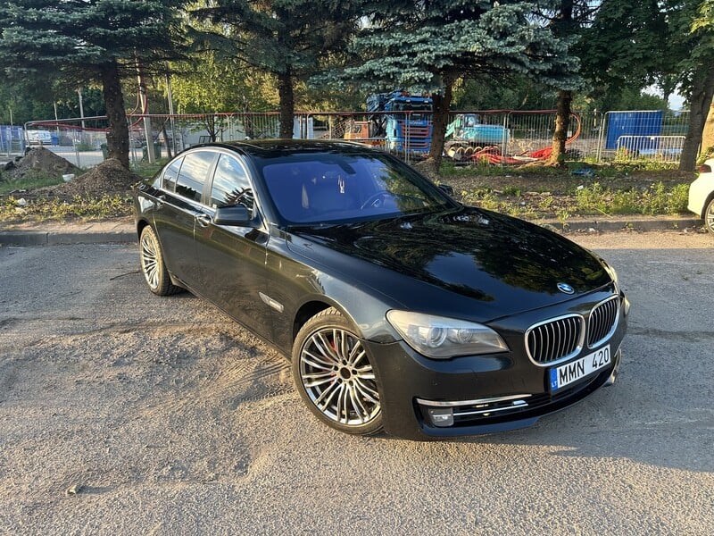 Photo 1 - Bmw 730 F01 d 2009 y