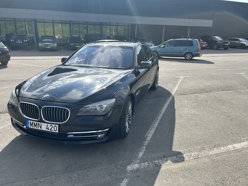 Photo 17 - Bmw 730 F01 d 2009 y