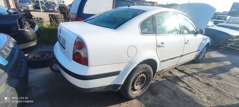 Photo 8 - Volkswagen Passat 2003 y parts