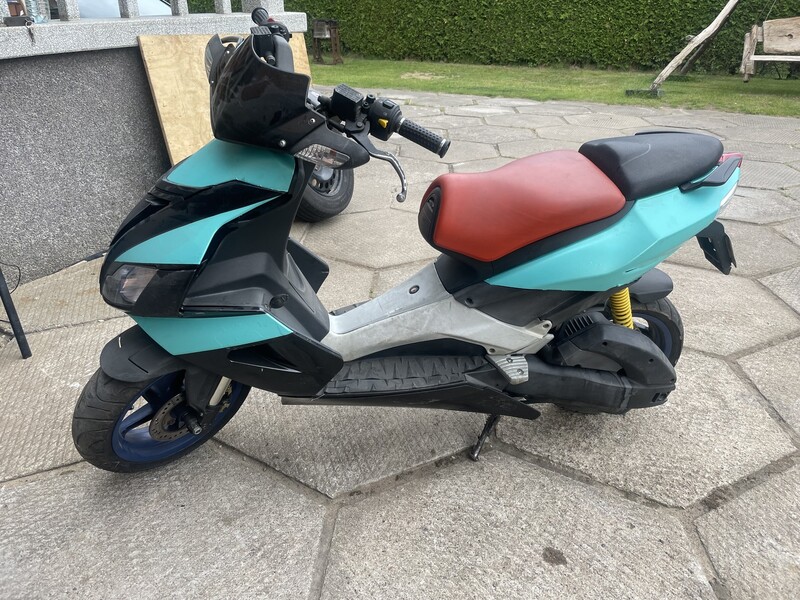 Scooter / moped Aprilia SR 2010 y parts