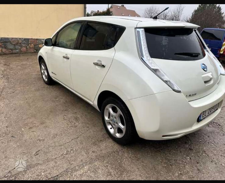 Фотография 3 - Nissan Leaf 2013 г Хэтчбек