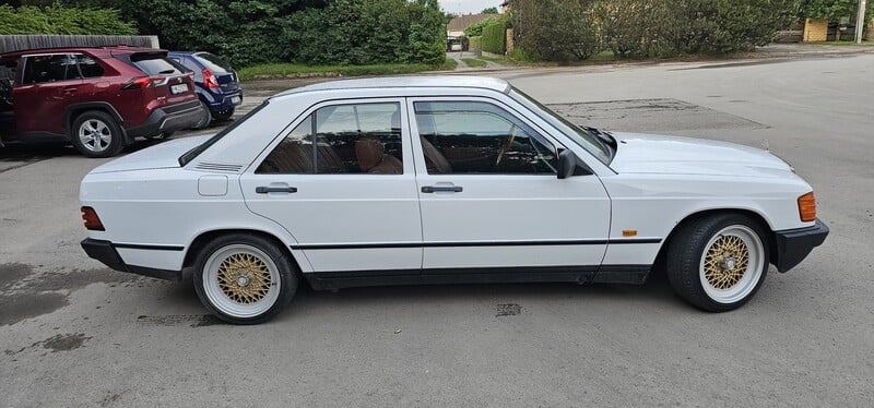 Фотография 4 - Mercedes-Benz 190 E 1990 г