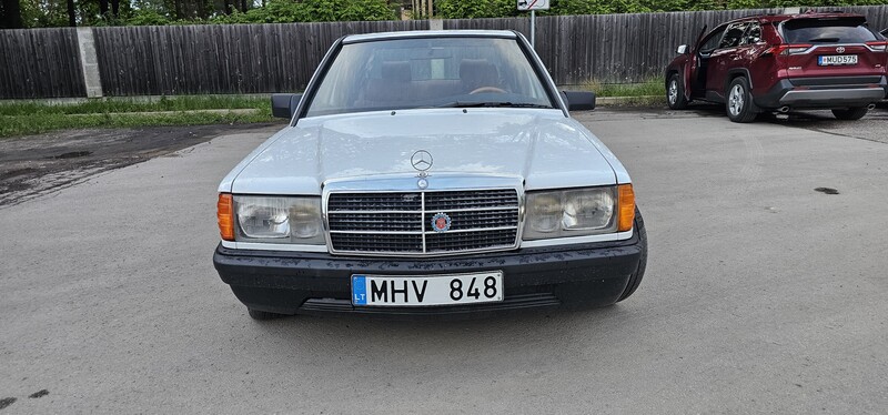 Фотография 2 - Mercedes-Benz 190 E 1990 г