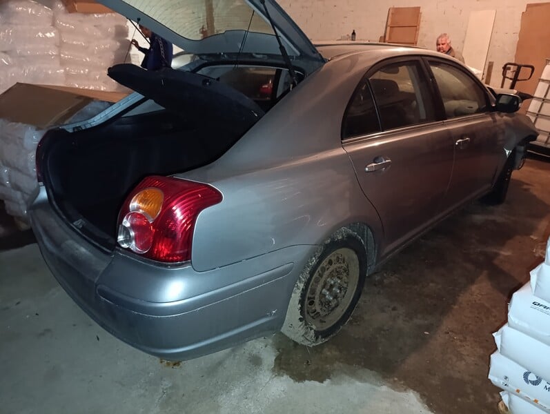 Photo 3 - Toyota Avensis 2007 y parts