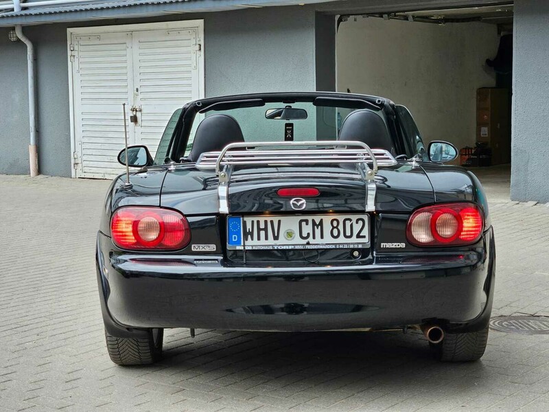 Photo 7 - Mazda MX-5 Sportive 2001 y