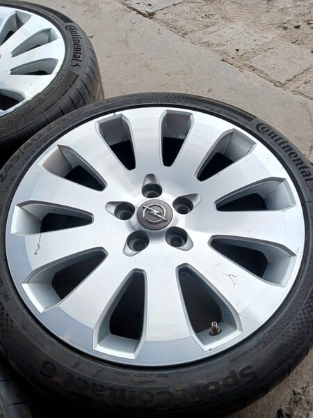 Photo 2 - Opel Insignia light alloy R19 rims