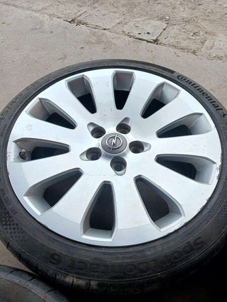 Photo 4 - Opel Insignia light alloy R19 rims