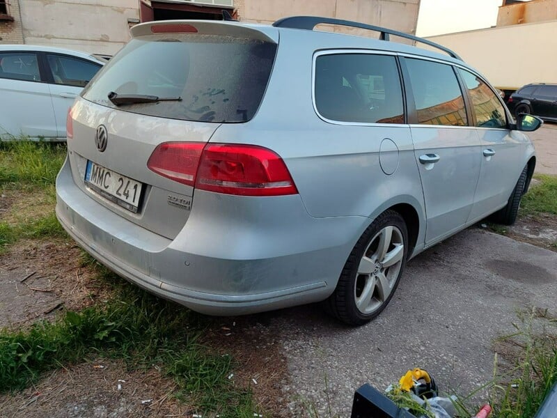 Photo 3 - Volkswagen Passat 2012 y parts