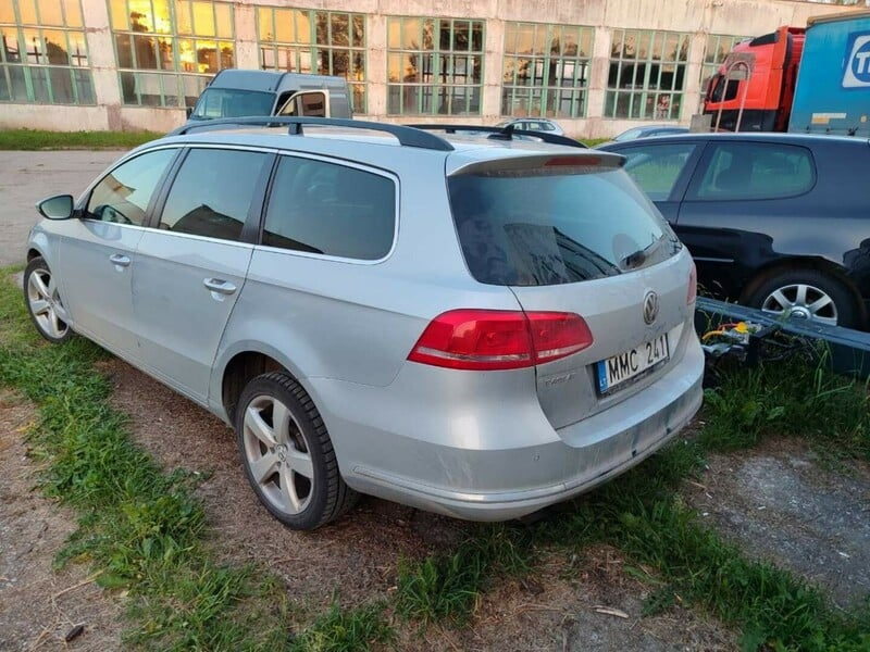 Photo 6 - Volkswagen Passat 2012 y parts