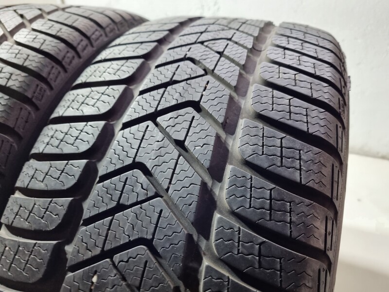 Photo 3 - Pirelli 7mm R18 universal tyres passanger car