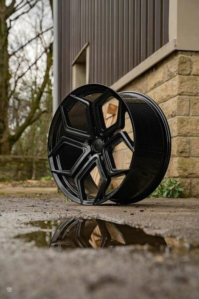 RIVIERA RF7 Gloss black light alloy R24 rims