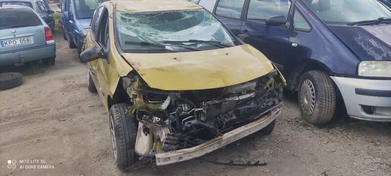 Photo 2 - Renault Clio 2007 y parts