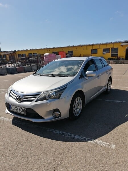 Toyota Avensis 2012 y Wagon