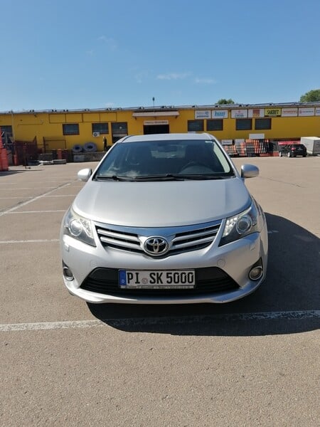 Photo 2 - Toyota Avensis 2012 y Wagon