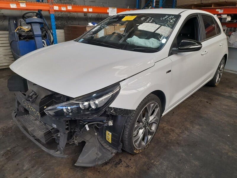 Photo 2 - Hyundai I30 2021 y parts