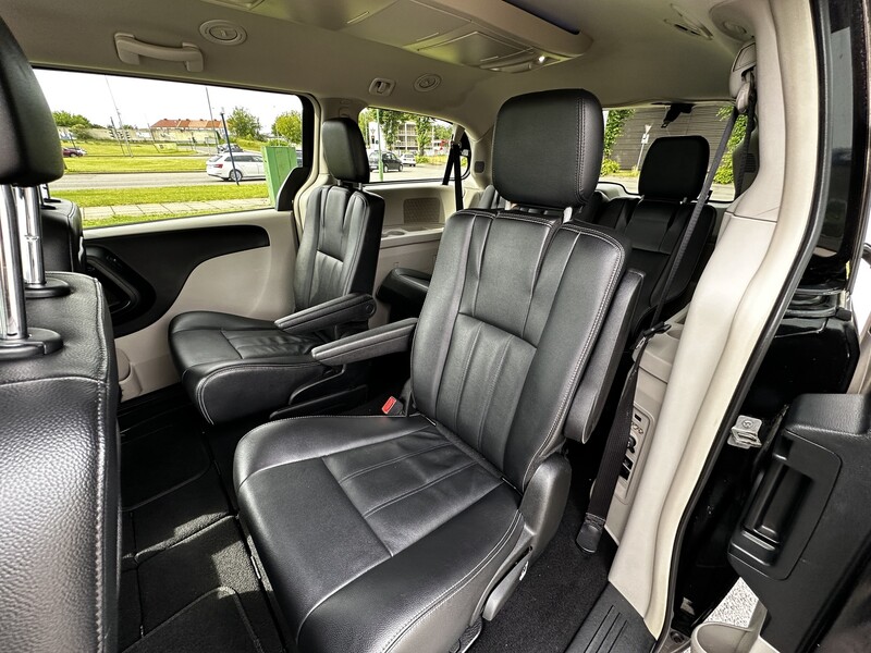 Photo 15 - Chrysler Town & Country 2014 y Van