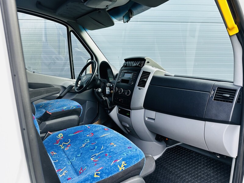 Photo 14 - Volkswagen Crafter 2015 y Minibus