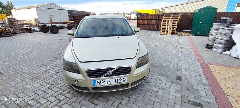 Photo 2 - Volvo S40 2004 y parts