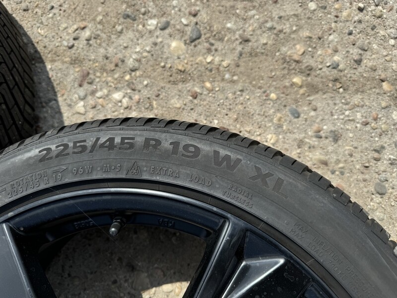 Photo 6 - Continental Siunciam, 7-8mm 2023 R19 universal tyres passanger car