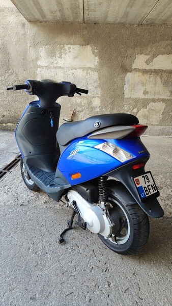 Photo 4 - Piaggio ZIP 2005 y Scooter / moped
