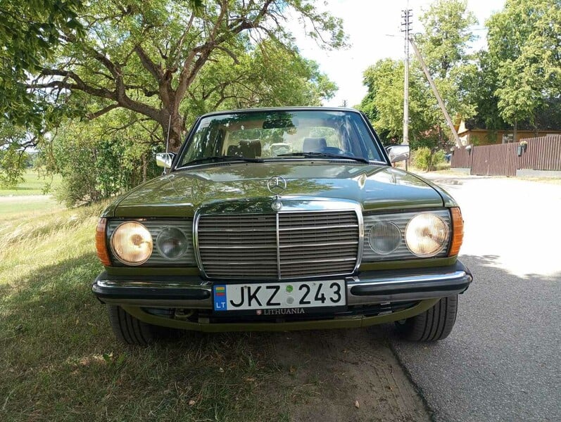 Nuotrauka 16 - Mercedes-Benz W123 200 D 1981 m