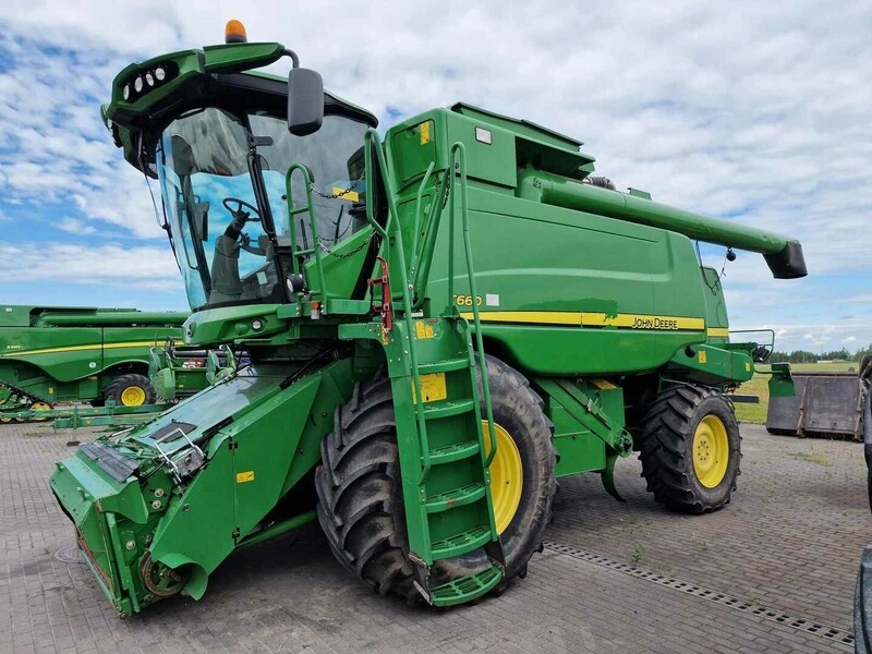 John Deere 2012 m Kombainas