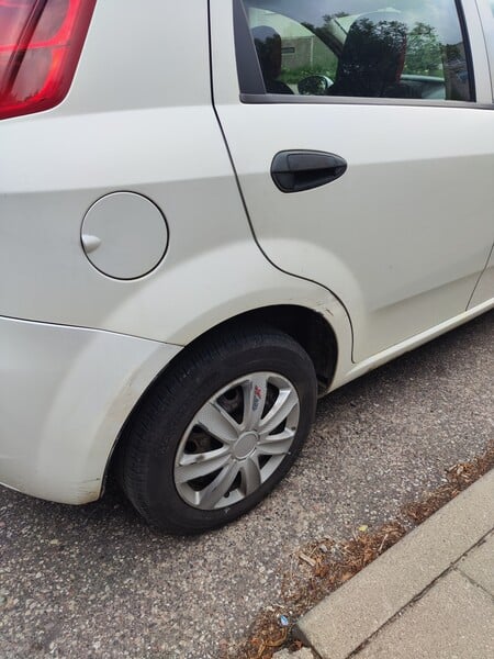 Photo 5 - Fiat Punto 2009 y Hatchback