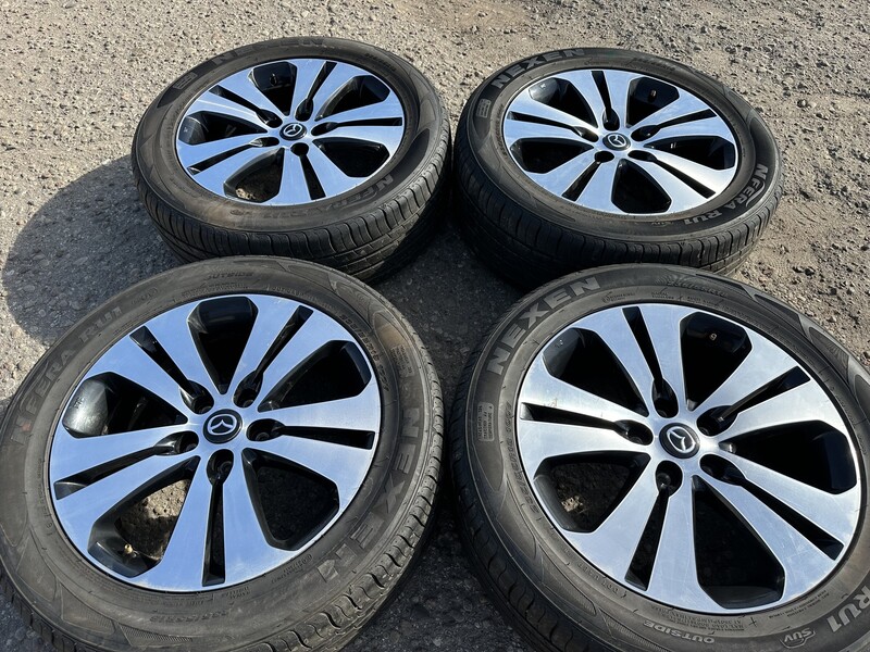 Mazda Siunciam, 7J ET40 light alloy R18 rims