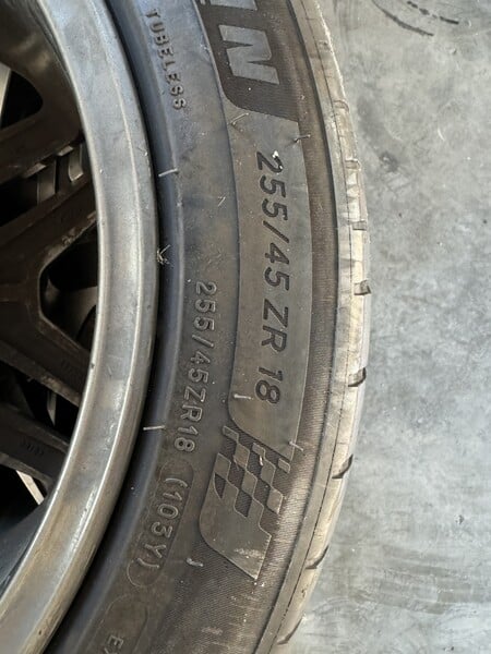 Photo 2 - Light alloy R18 rims