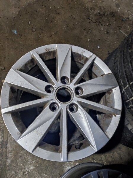 Photo 2 - Volkswagen light alloy R15 rims