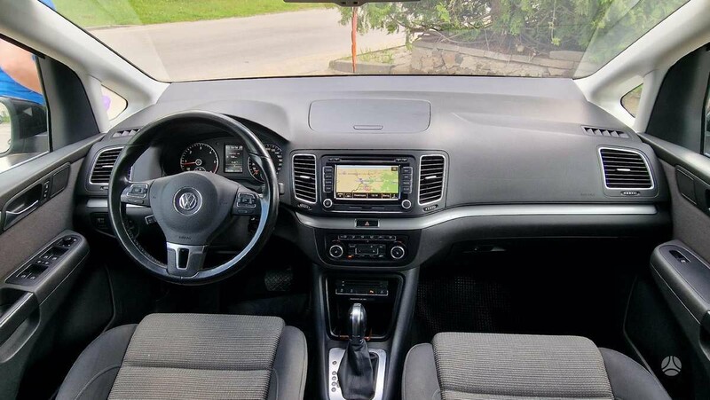 Фотография 10 - Volkswagen Sharan 2011 г Минивэн