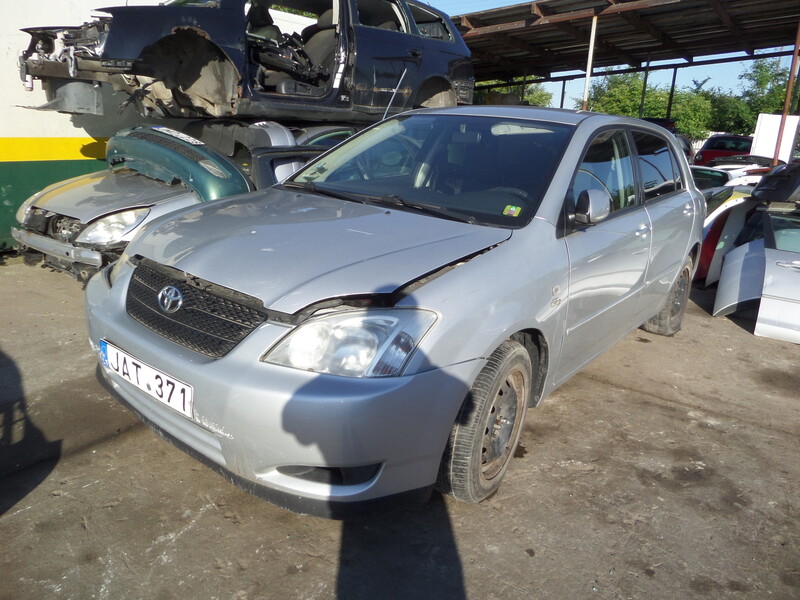 Toyota Corolla 2004 y parts