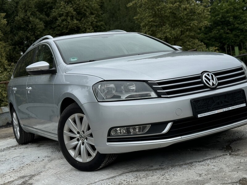 Photo 10 - Volkswagen Passat TDI Trendline 2011 y