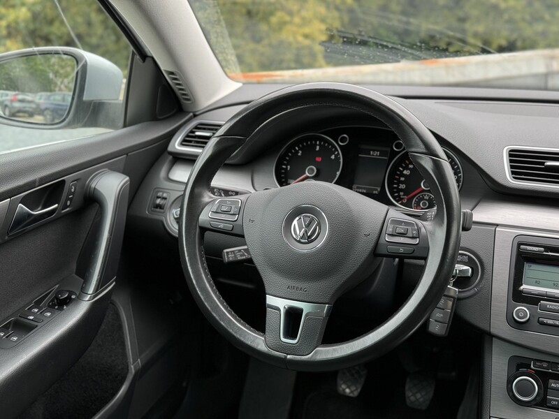 Photo 21 - Volkswagen Passat TDI Trendline 2011 y