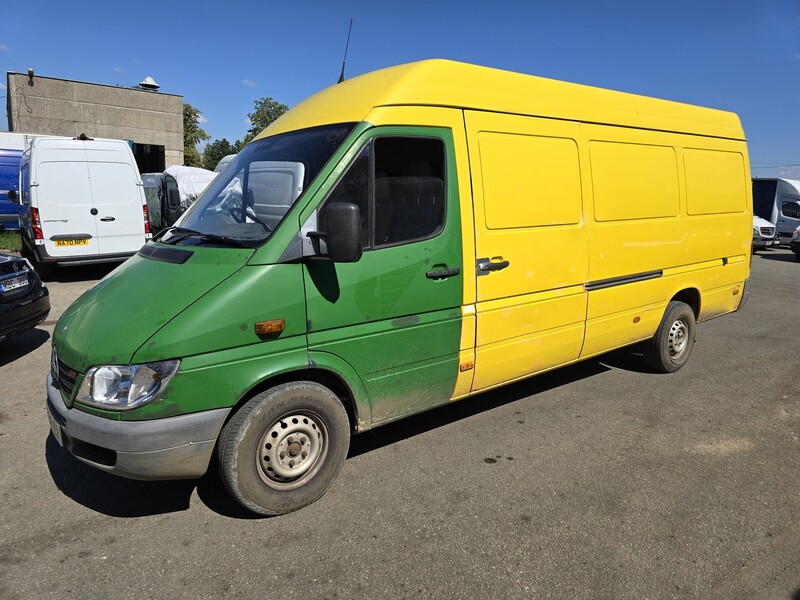 Mercedes-Benz Sprinter 2004 г запчясти