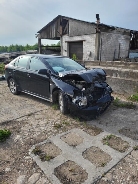 Photo 10 - Mitsubishi Lancer 2009 y parts