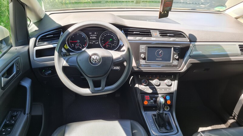 Фотография 13 - Volkswagen Touran 2019 г Минивэн