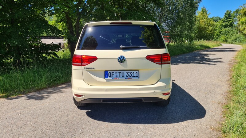 Фотография 7 - Volkswagen Touran 2019 г Минивэн