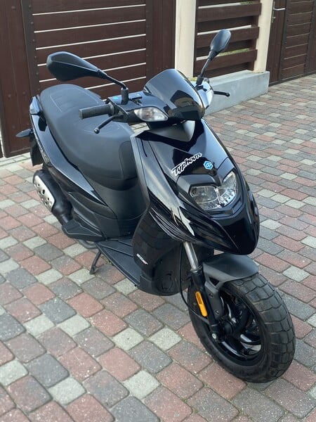 Photo 3 - Piaggio Typhoon 2018 y Scooter / moped