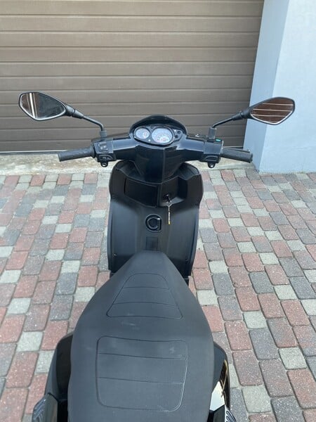 Photo 9 - Piaggio Typhoon 2018 y Scooter / moped