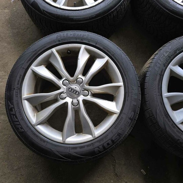 Photo 3 - Light alloy R17 rims