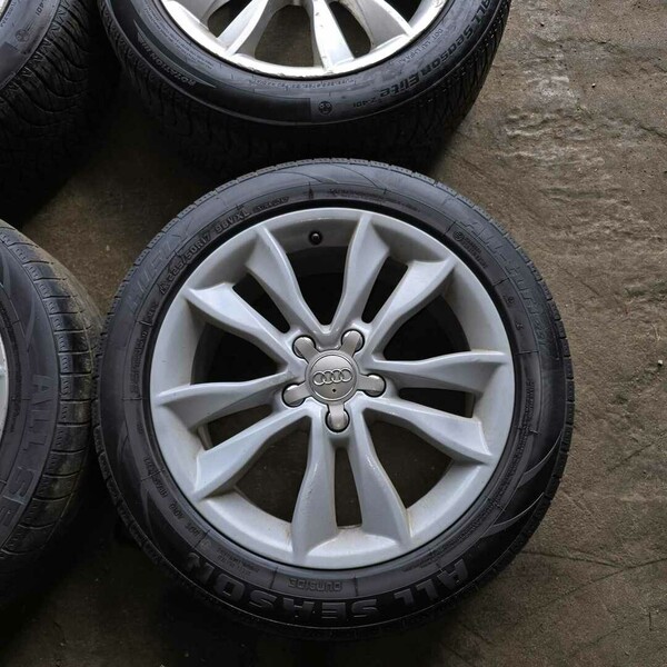 Photo 4 - Light alloy R17 rims