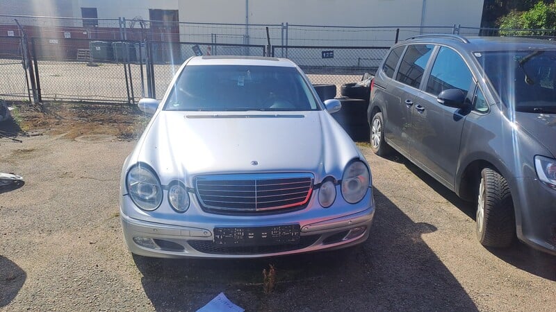 Photo 4 - Mercedes-Benz 220 2003 y Sedan