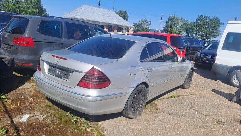 Photo 12 - Mercedes-Benz 220 2003 y Sedan