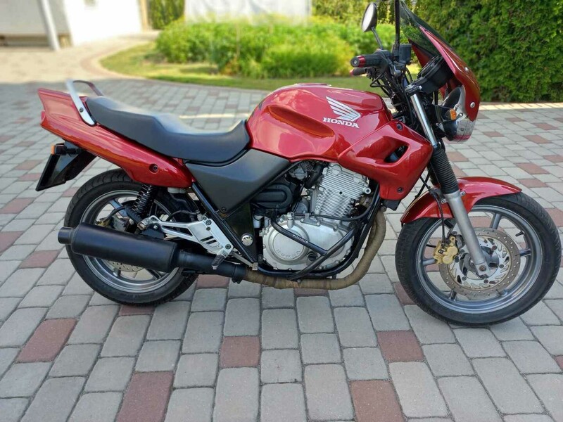 Honda CB 2001 г Классический / Streetbike мотоцикл