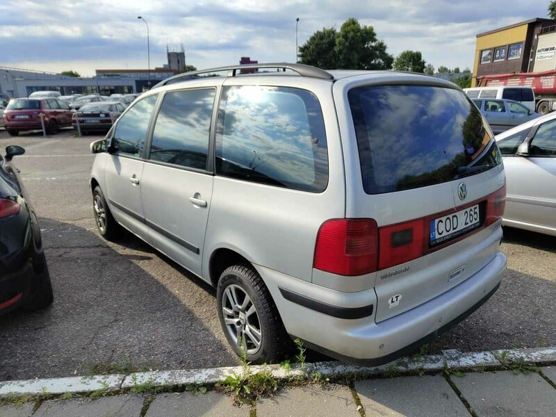 Photo 3 - Volkswagen Sharan 2002 y Van