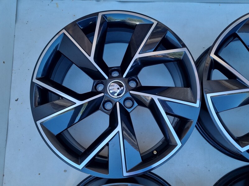 Photo 5 - Skoda Kodiaq originalūs Kodiaq light alloy R19 rims