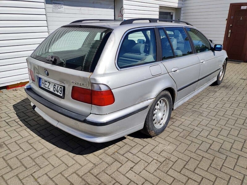 Photo 3 - Bmw 528 i Touring 2000 y