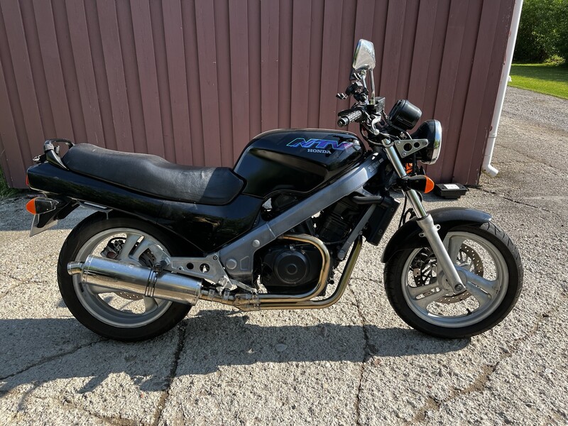 Honda NTV 1994 y Classical / Streetbike motorcycle