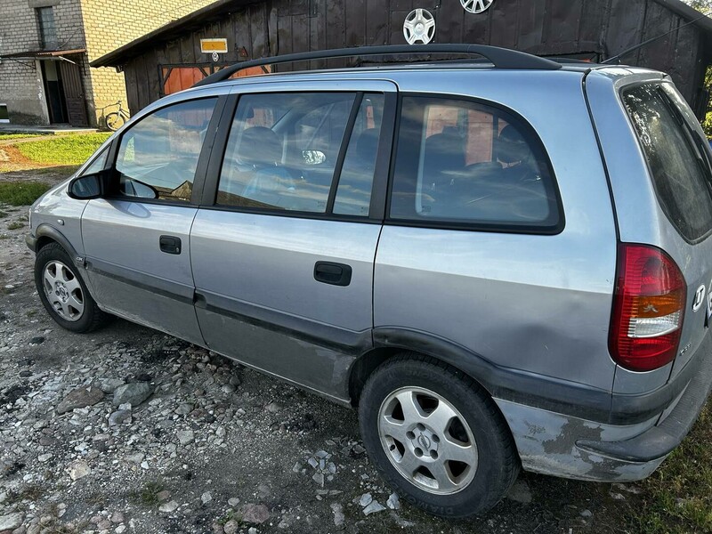 Photo 2 - Opel Zafira 2000 y Van